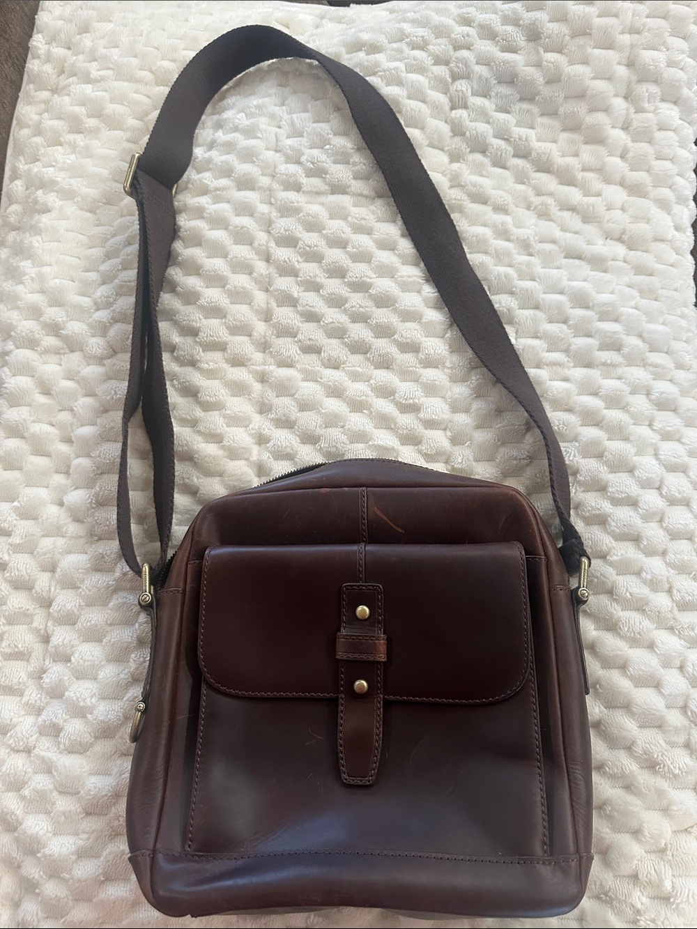 Men's Fossil Brown Leather Crossbody Bag - Classic Utility Shoulder Bag